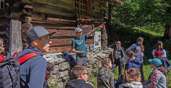 Mit etwas Glück kann der Steinadler gesichtet werden © Pro Natura
