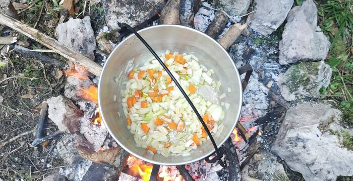 Kochen über dem Feuer 2